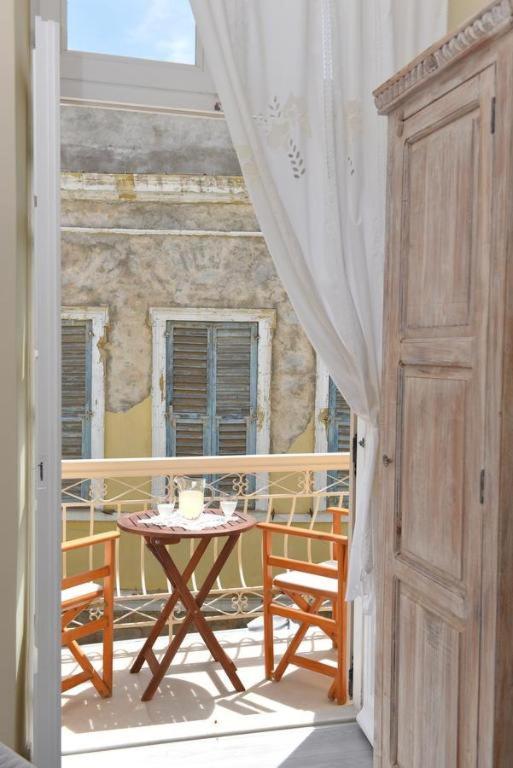 Oisyra Boutique Suites Ερμούπολη Εξωτερικό φωτογραφία